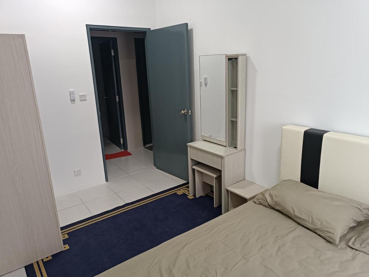 Aisy Putrajaya Cyberjaya Klia Homestay Kampung Dengkil