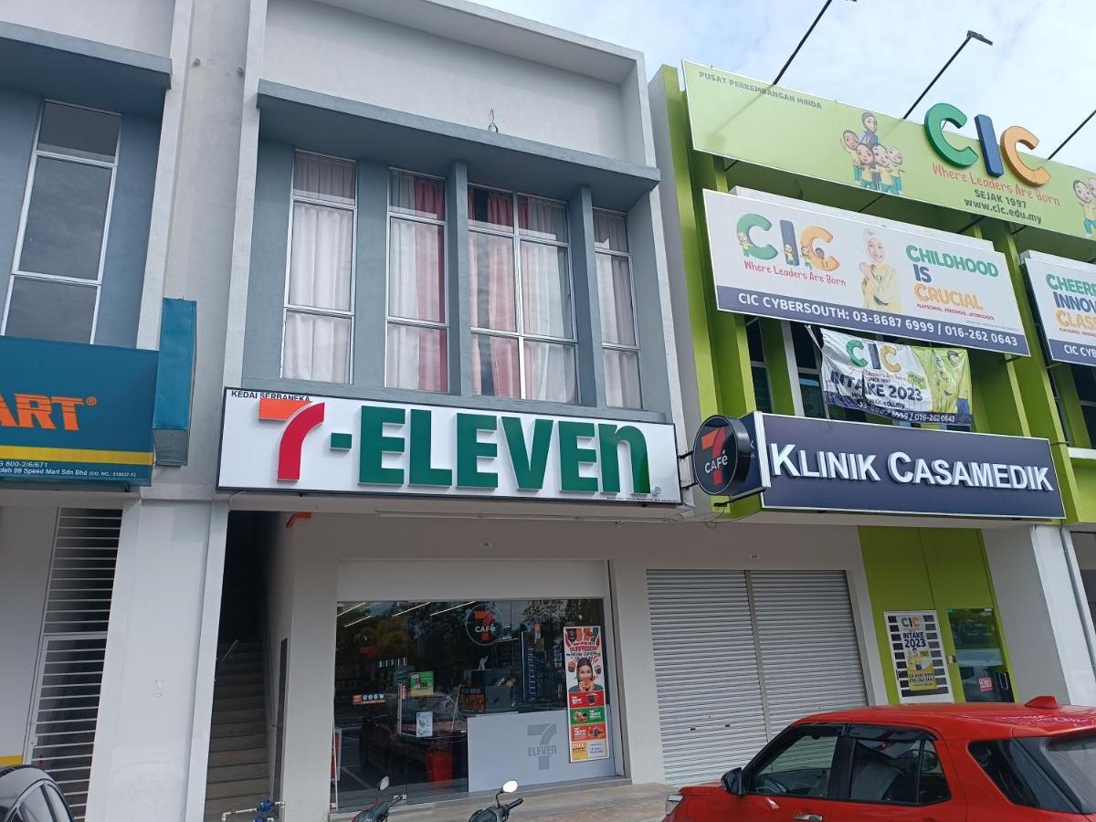 Homestay Aisy Putrajaya Cyberjaya Klia *