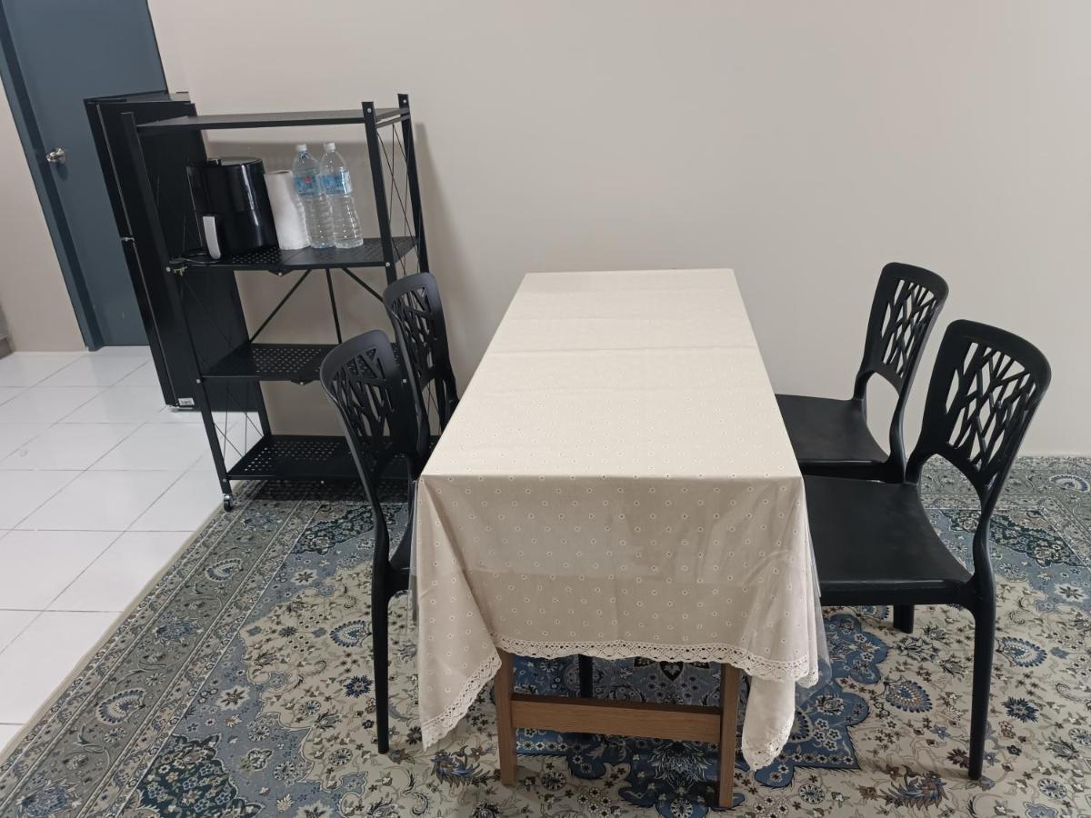 Aisy Putrajaya Cyberjaya Klia Homestay Kampung Dengkil